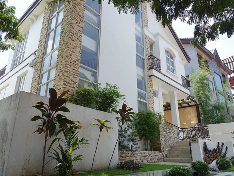 3 Storey House and lot for Lease at McKinley Hill Village, Taguig for Rent in McKinley Hill