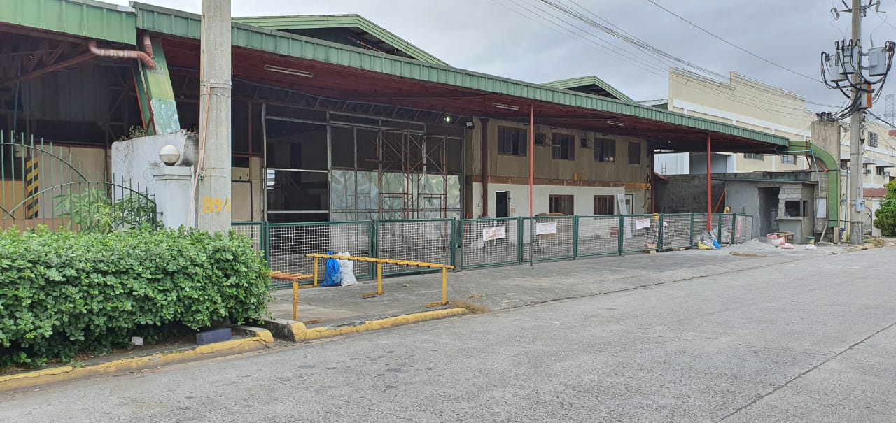 2,000 sqm warehouse for lease  in Golden Mile Industrial Park