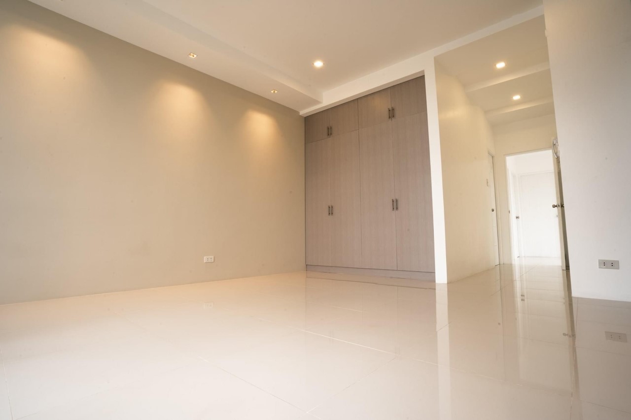 Townhouse for Sale is Located at Pilar Village Las Pinas