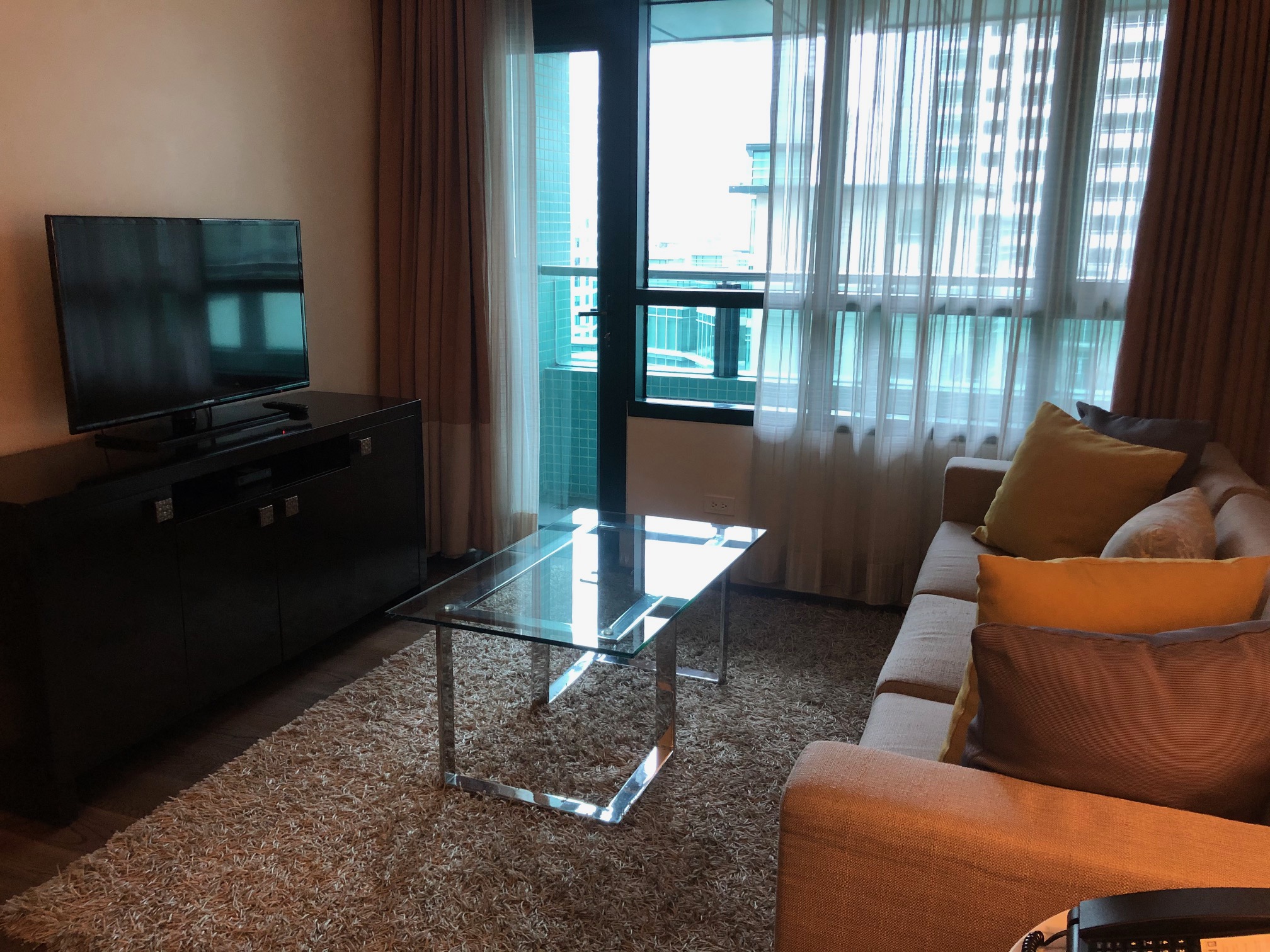 Aruga Apartment Units For Sale, Rockwell